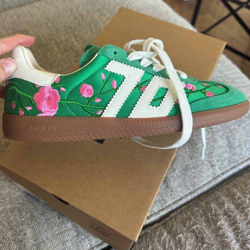 Back70- NWB Green and Pink Floral Ghost Sneakers - Picture 5 of 6